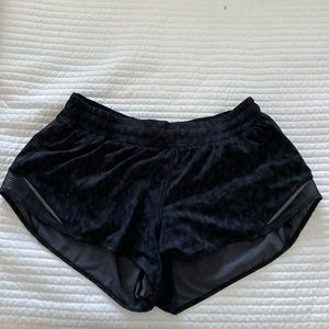 Lululemon Hotty Hot 2.5” Short
